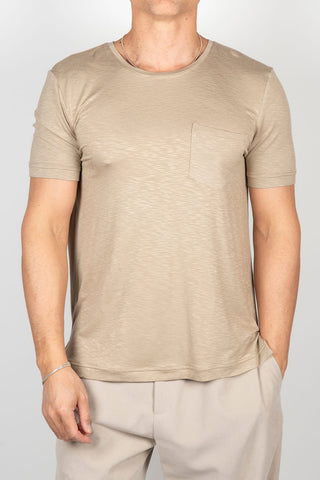 CAMISETA BEIGE BOLSILLOS MANGA CORTA