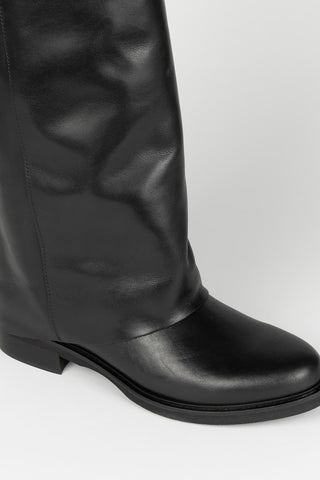 Black Helum Boot